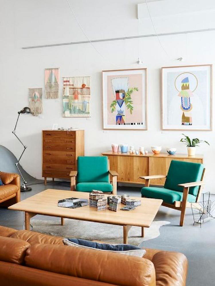 6 Decor Tricks to Introduce Mid-Century Modern Rug Into a Living Room