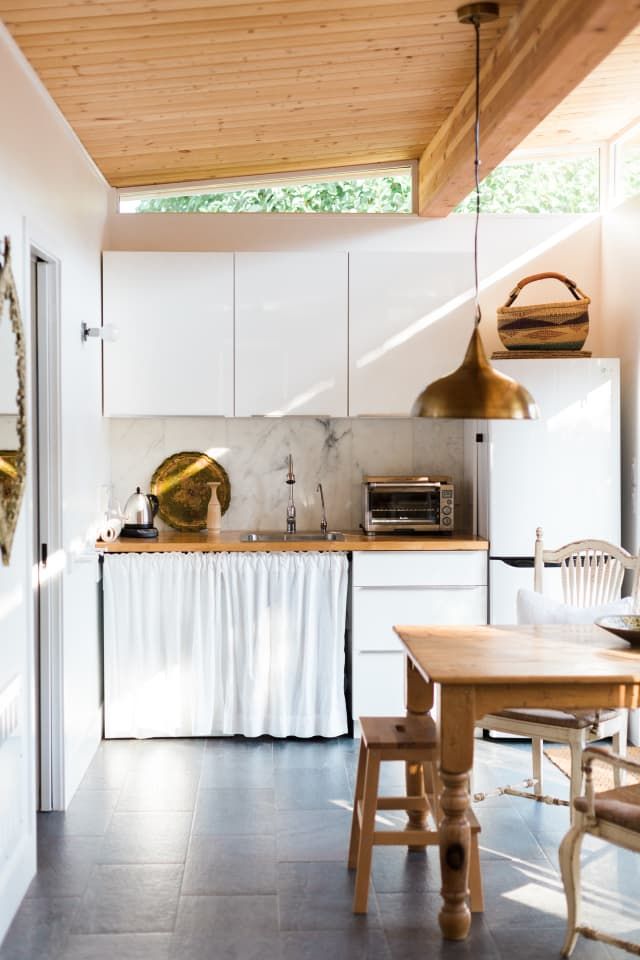 https://www.dorisleslieblau.com/wp-content/uploads/2019/06/tiny-house-decor-1.jpg